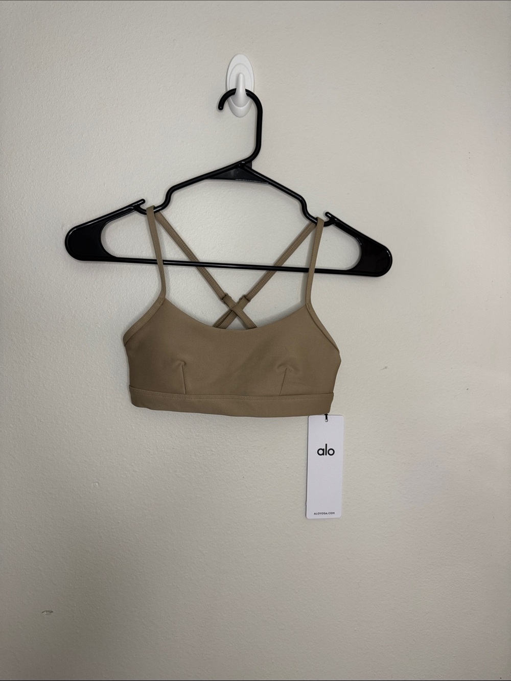 ALO Yoga Airlift Intrigue Bra - Gravel